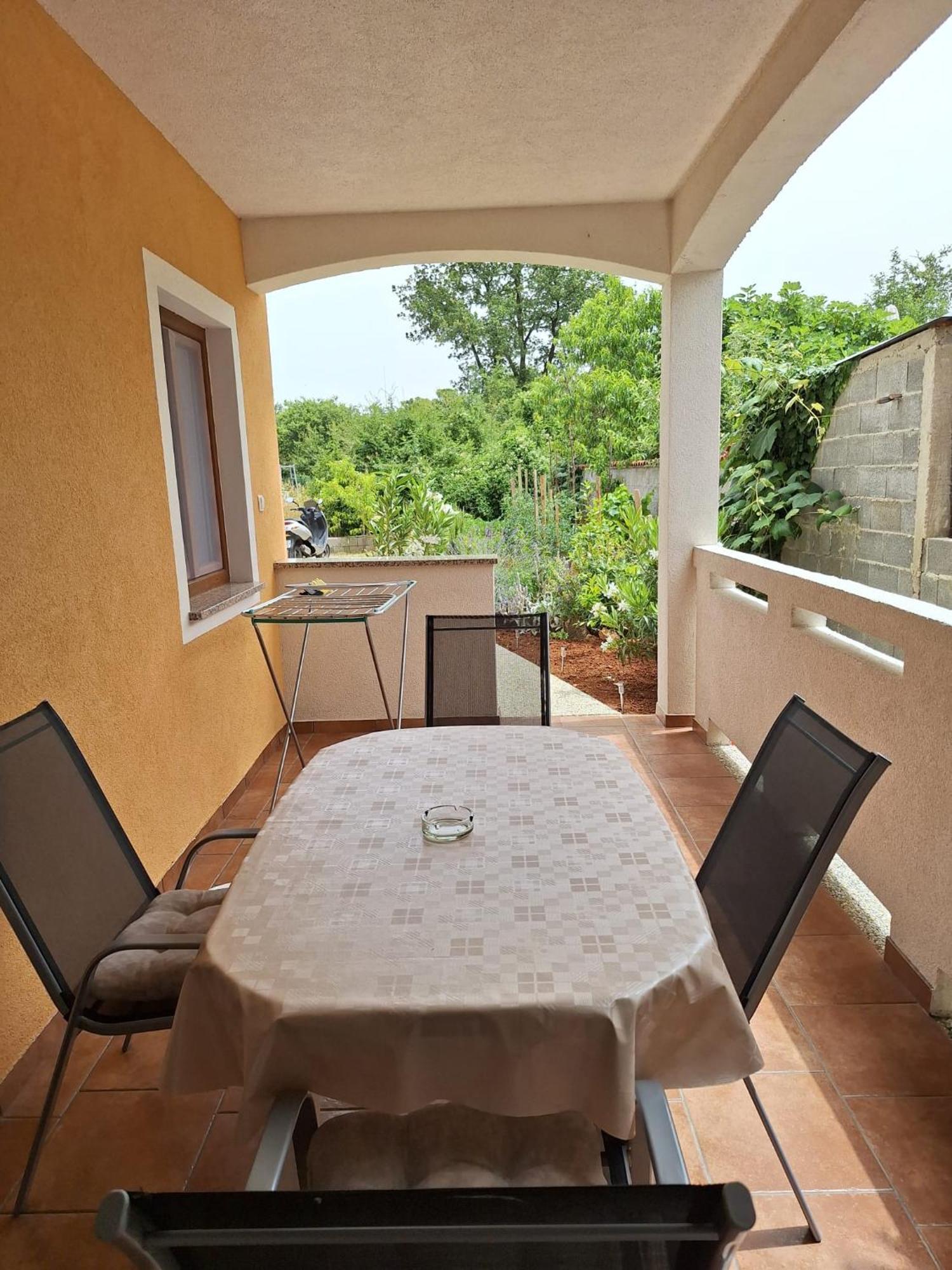 Apartman Paola Apartamento Malinska Exterior foto
